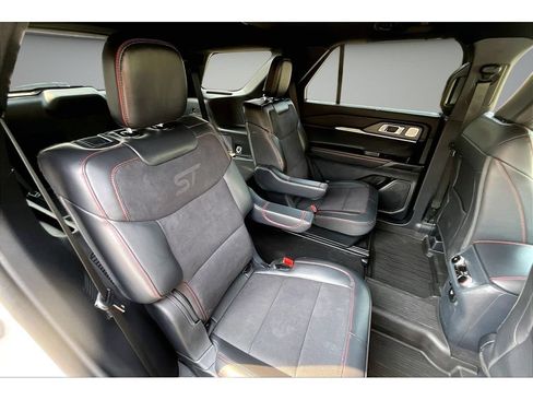 Used 2025 Ford Explorer ST AWD/4WD image 42