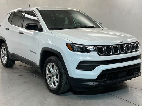 Used 2025 Jeep Compass Sport AWD/4WD image 8