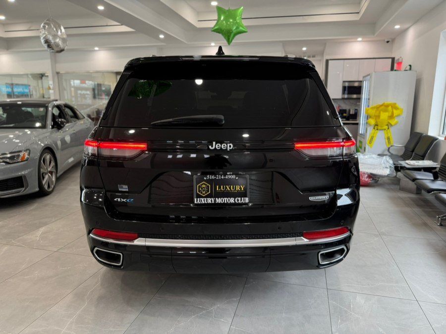 Used 2023 Jeep Grand Cherokee Summit w/ Luxury Tech Group V AWD/4WD image 5