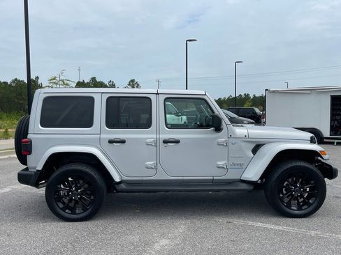 Used 2024 Jeep Wrangler Unlimited Sahara w/ Technology Group AWD/4WD image 20