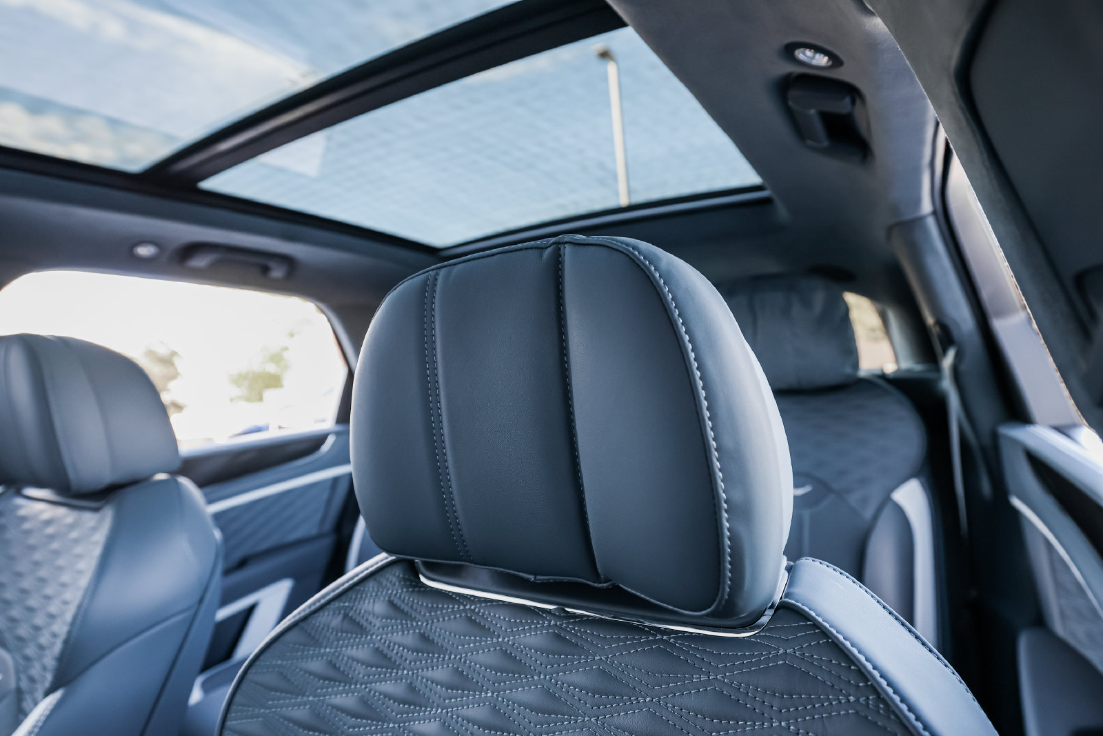 Certified 2026 Bentley Bentayga Speed AWD/4WD image 28