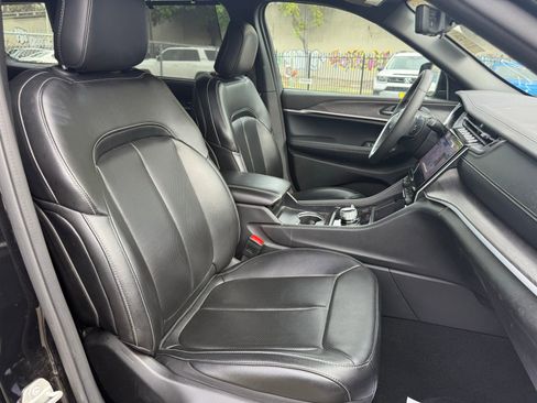 Used 2024 Jeep Grand Cherokee L Limited w/ Luxury Tech Group II image 25