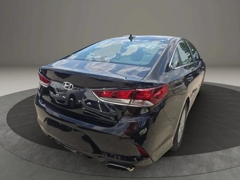 Used 2019 Hyundai Sonata SE FWD image 2