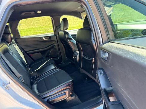 Certified 2025 Ford Escape ST-Line Select AWD/4WD image 23
