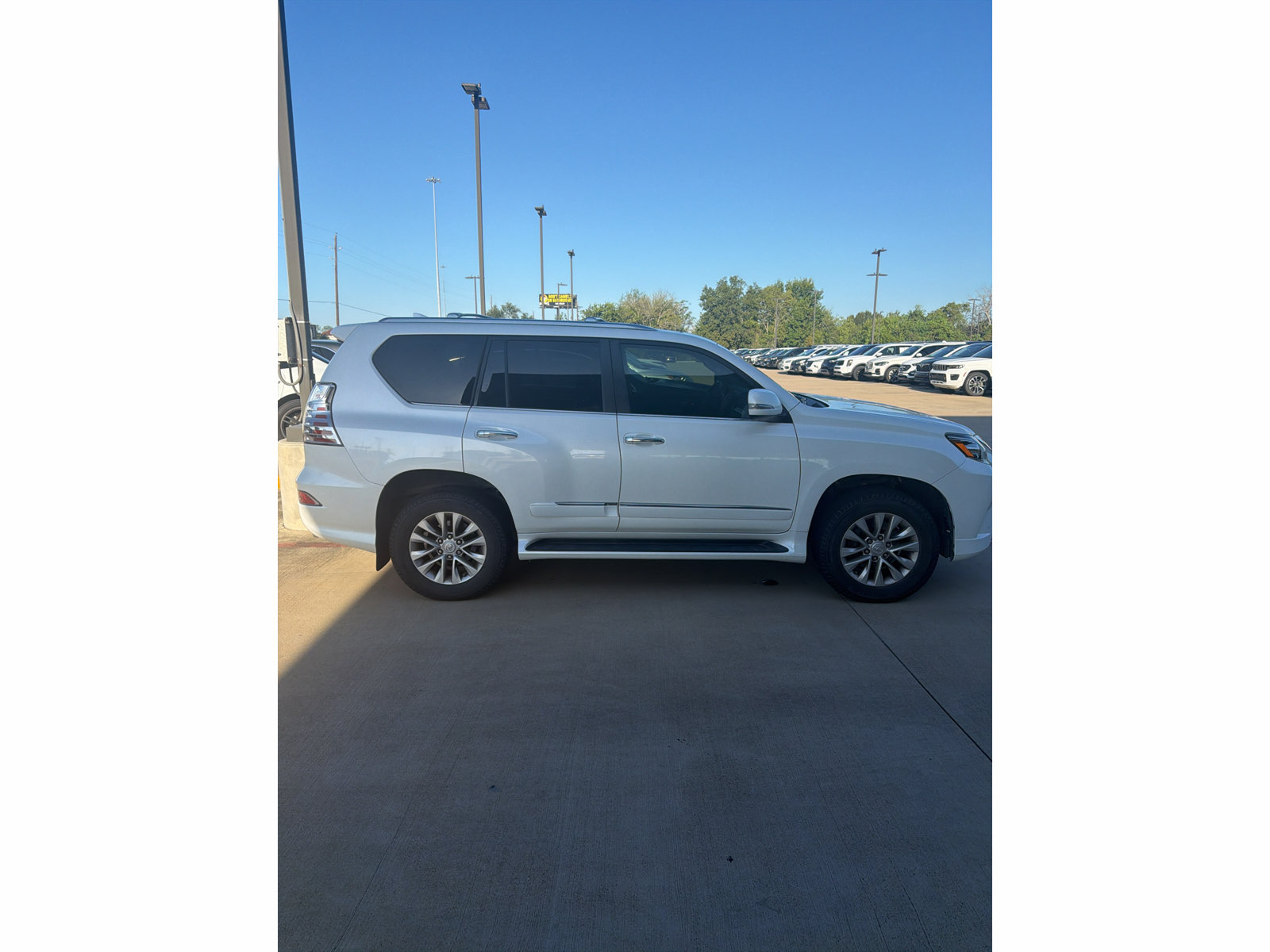 Used 2018 Lexus GX 460 Premium w/ Premium Package AWD/4WD image 6