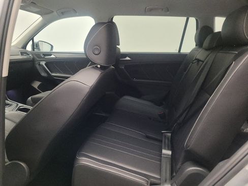 Used 2023 Volkswagen Tiguan SE FWD image 18
