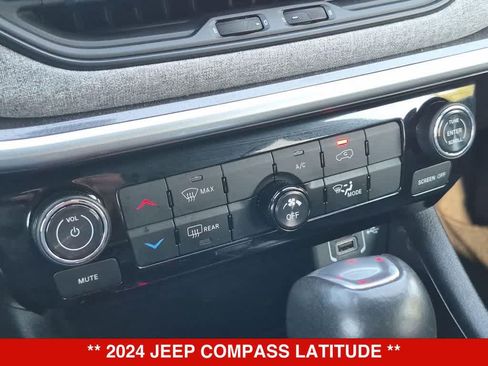 Used 2024 Jeep Compass Latitude AWD/4WD image 28