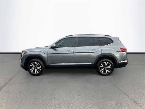 Used 2024 Volkswagen Atlas SE image 4