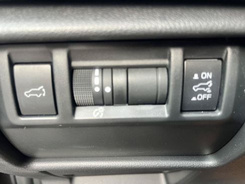 Used 2025 Subaru Forester Touring AWD/4WD image 25