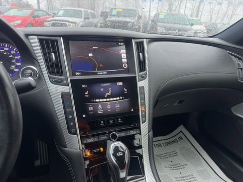 Used 2017 INFINITI Q60 Red Sport 400 image 29