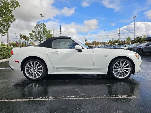 Used 2017 FIAT 124 Spider Lusso image 9