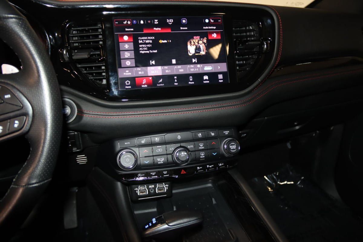Used 2025 Dodge Durango GT AWD/4WD image 44