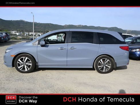 Used 2023 Honda Odyssey Touring image 4