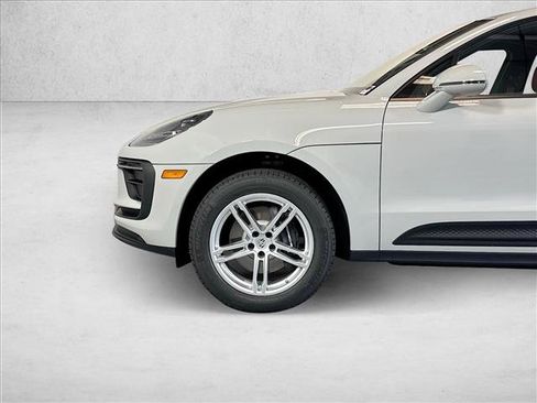 Used 2026 Porsche Macan AWD/4WD image 29