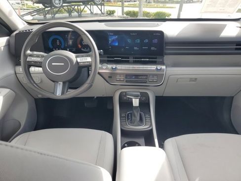 Used 2025 Hyundai Kona SEL FWD image 12