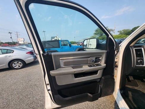 Used 2016 RAM 1500 Classic SLT AWD/4WD image 9