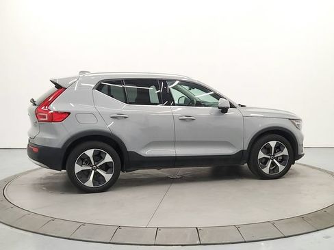 Used 2024 Volvo XC40 B5 Plus AWD/4WD image 7