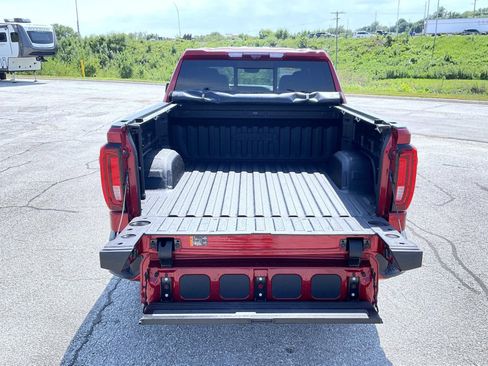 Certified 2024 GMC Sierra 1500 AT4 w/ Technology Package AWD/4WD image 21
