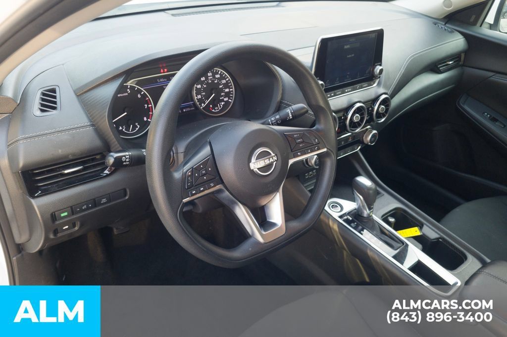 Used 2024 Nissan Sentra SV FWD image 14