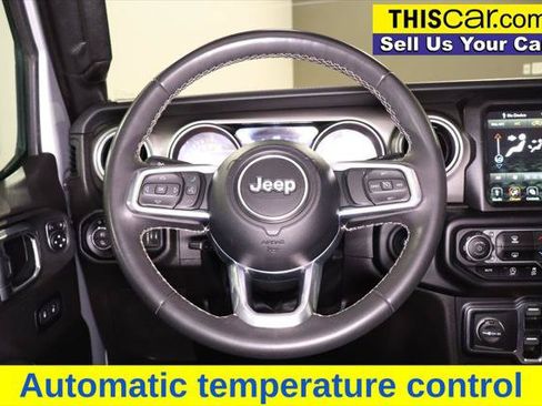 Used 2023 Jeep Gladiator Overland AWD/4WD image 16