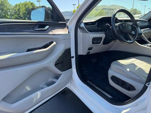 Used 2022 Jeep Grand Cherokee L Overland AWD/4WD image 17