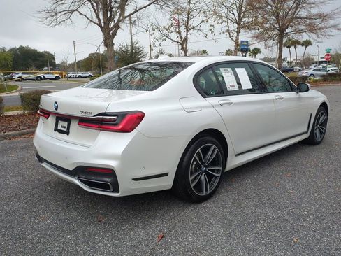 Used 2021 BMW 740i xDrive w/ M Sport Package image 6