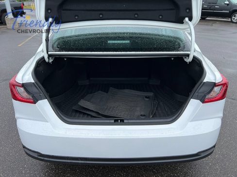 Used 2025 Toyota Camry LE w/ Convenience Package AWD/4WD image 19