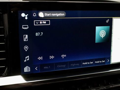 Used 2025 Chevrolet Silverado 1500 High Country w/ Technology Package image 3