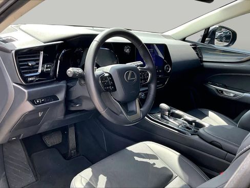 Used 2024 Lexus NX 250 FWD w/ Towing Package (2000 Lbs) image 18