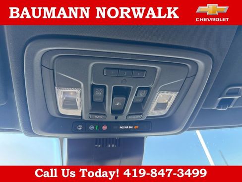 Used 2025 Chevrolet Silverado 2500 ZR2 w/ Technology Package AWD/4WD image 42