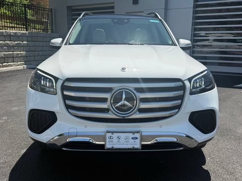 Used 2024 Mercedes-Benz GLS 450 4MATIC image 2