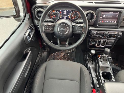 Used 2022 Jeep Wrangler Unlimited Sport image 15