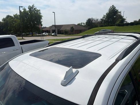 Used 2018 Chevrolet Suburban LT AWD/4WD image 6