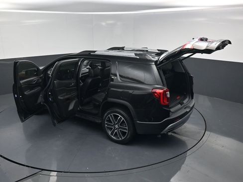 Used 2023 GMC Acadia SLT w/ Technology Package FWD image 23
