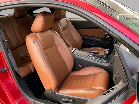 Used 2011 Ford Mustang GT Premium w/ Security Pkg RWD image 8