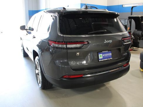 Used 2022 Jeep Grand Cherokee L Limited AWD/4WD image 16