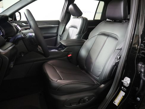 New 2025 Jeep Grand Cherokee Limited w/ Luxury Tech Group II AWD/4WD image 21
