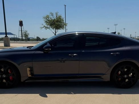 Used 2018 Kia Stinger GT1 AWD/4WD image 9