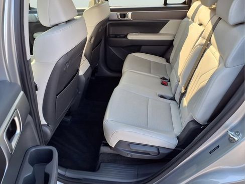 Used 2025 Hyundai Santa Fe SEL FWD image 23