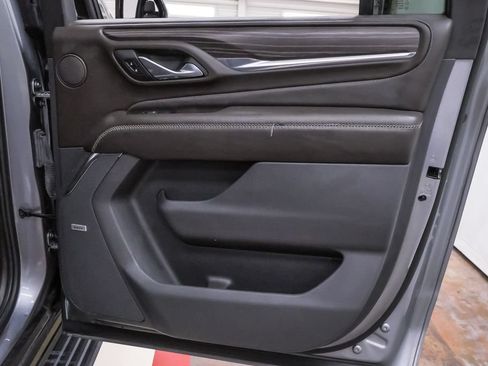 Used 2023 GMC Yukon XL Denali AWD/4WD image 30