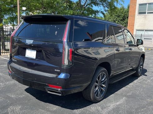 Used 2021 Cadillac Escalade ESV Sport Platinum AWD/4WD image 3