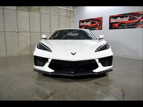Used 2025 Chevrolet Corvette Stingray Preferred Cpe w/ Z51 Performance Package image 3