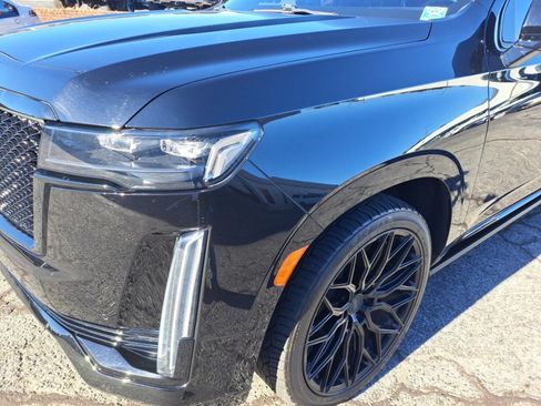 Used 2021 Cadillac Escalade ESV Sport Platinum image 22