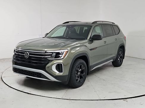 New 2026 Volkswagen Atlas Peak Edition image 1