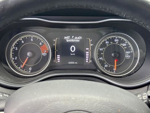 Used 2020 Jeep Cherokee Latitude Plus w/ Cold Weather Group image 18