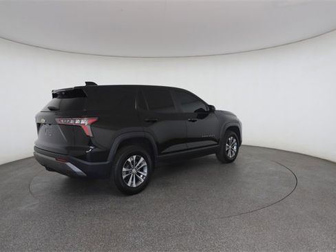 Used 2025 Chevrolet Equinox LT w/ Safety and Technology Package image 19