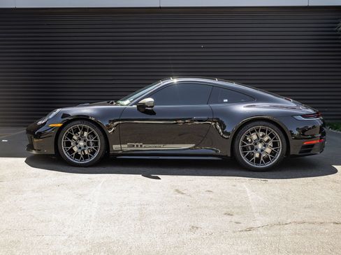 Used 2023 Porsche 911 Carrera image 2