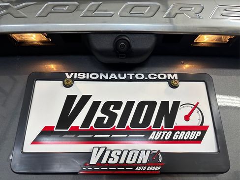 Used 2021 Ford Explorer Platinum w/ Equipment Group 601A image 17