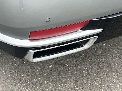 Used 2023 Cadillac Escalade Premium Luxury image 32