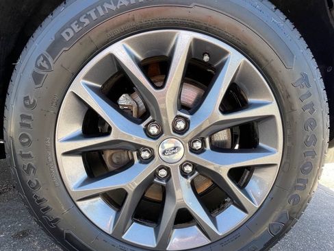 Used 2017 Ford Expedition Limited w/ Equipment Group 301A RWD image 10